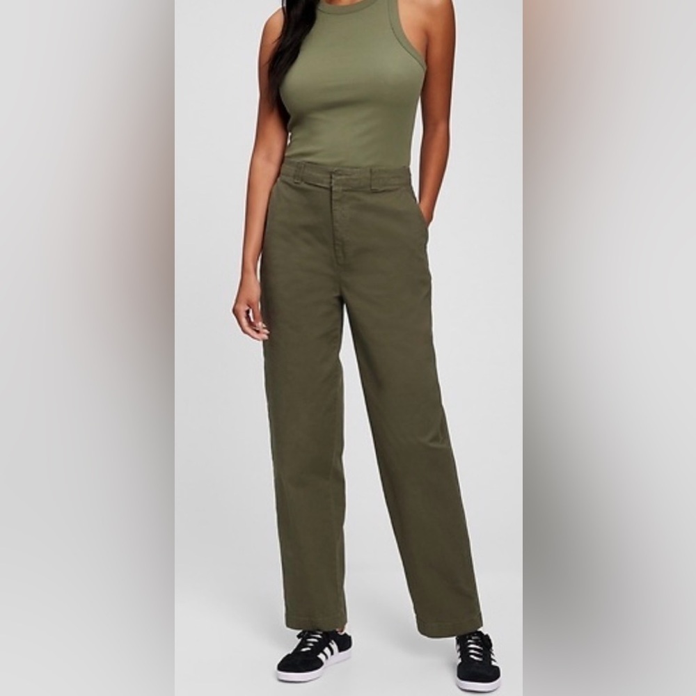 Gap Straight Up Khaki Size 4